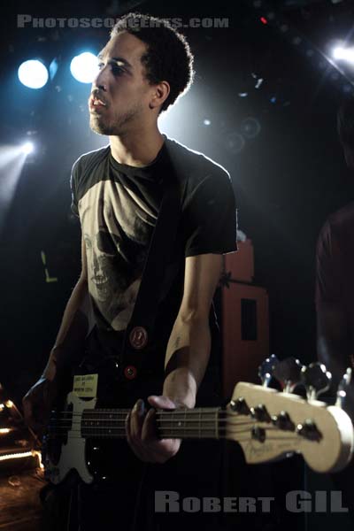 AND YOU WILL KNOW US BY THE TRAIL OF DEAD - 2013-04-17 - PARIS - La Maroquinerie - Autry Rene Fulbright II